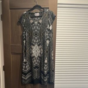 karin stevens Black & Cream Geometric Midi Dress